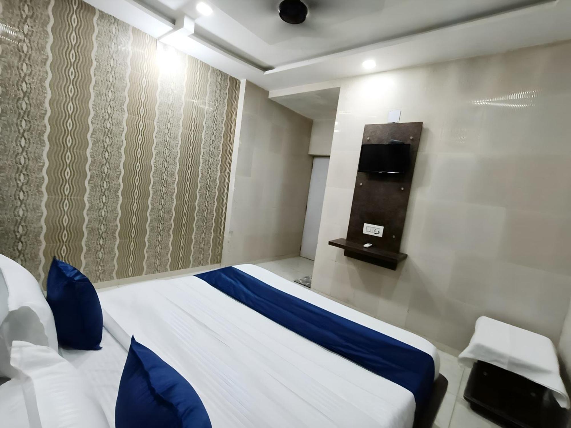 Hotel Shree Nath - 200 Meters From Dwarkadhish Temple ภายนอก รูปภาพ