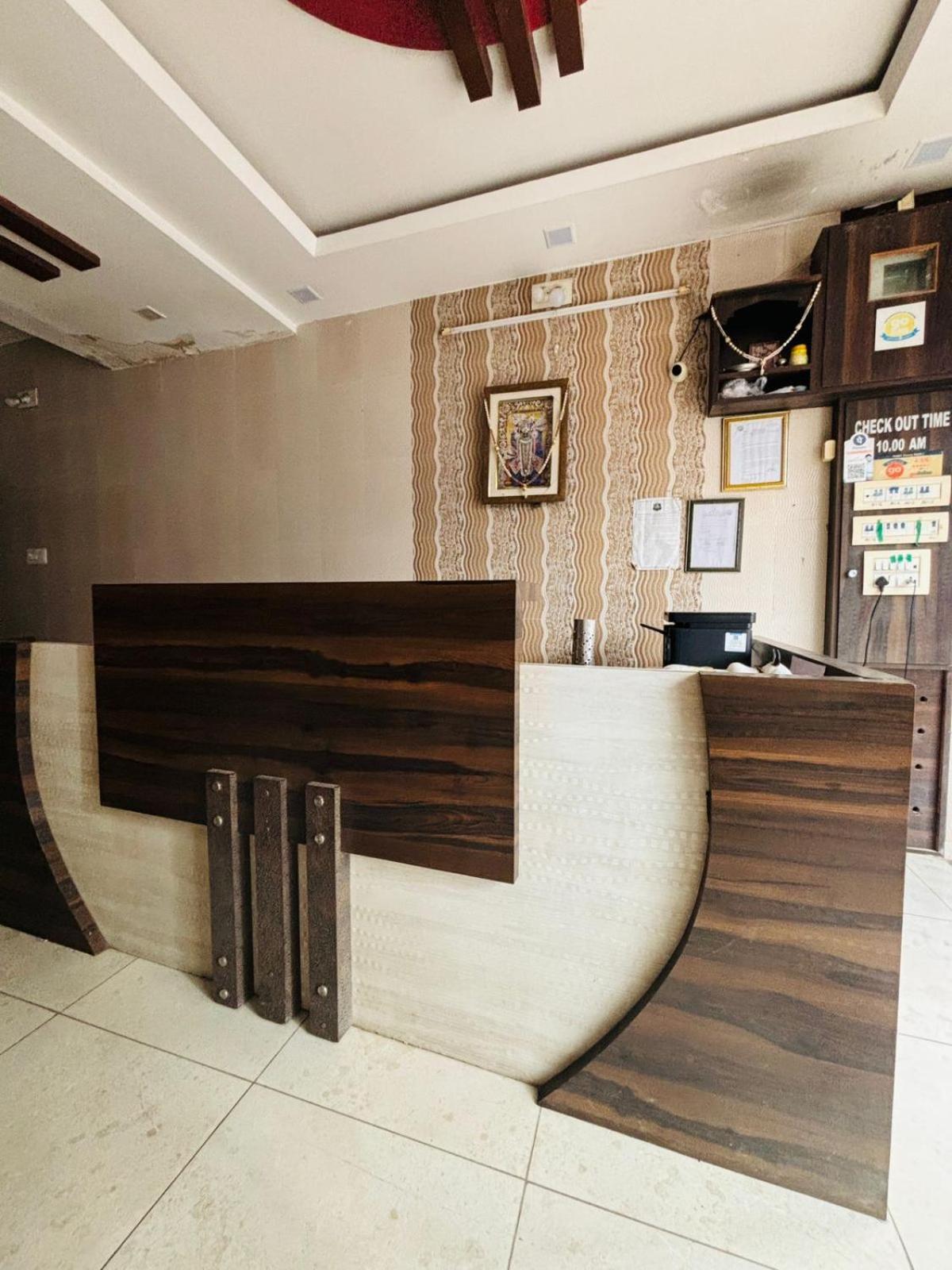 Hotel Shree Nath - 200 Meters From Dwarkadhish Temple ภายนอก รูปภาพ